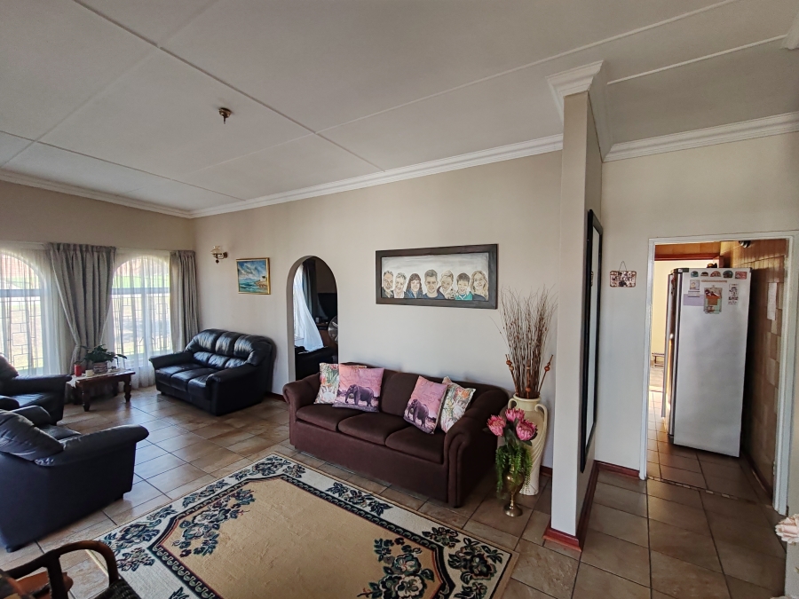 3 Bedroom Property for Sale in Heuwelkruin Eastern Cape